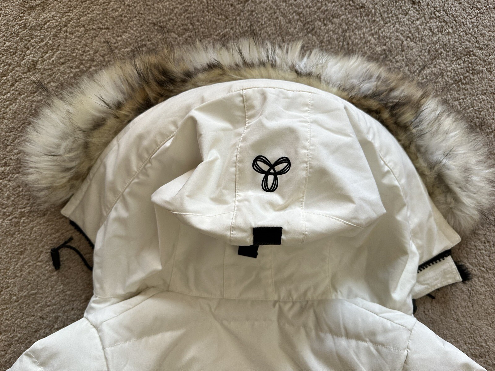 aritzia Climate Lab Super Puffer Long White Premium G… Gem