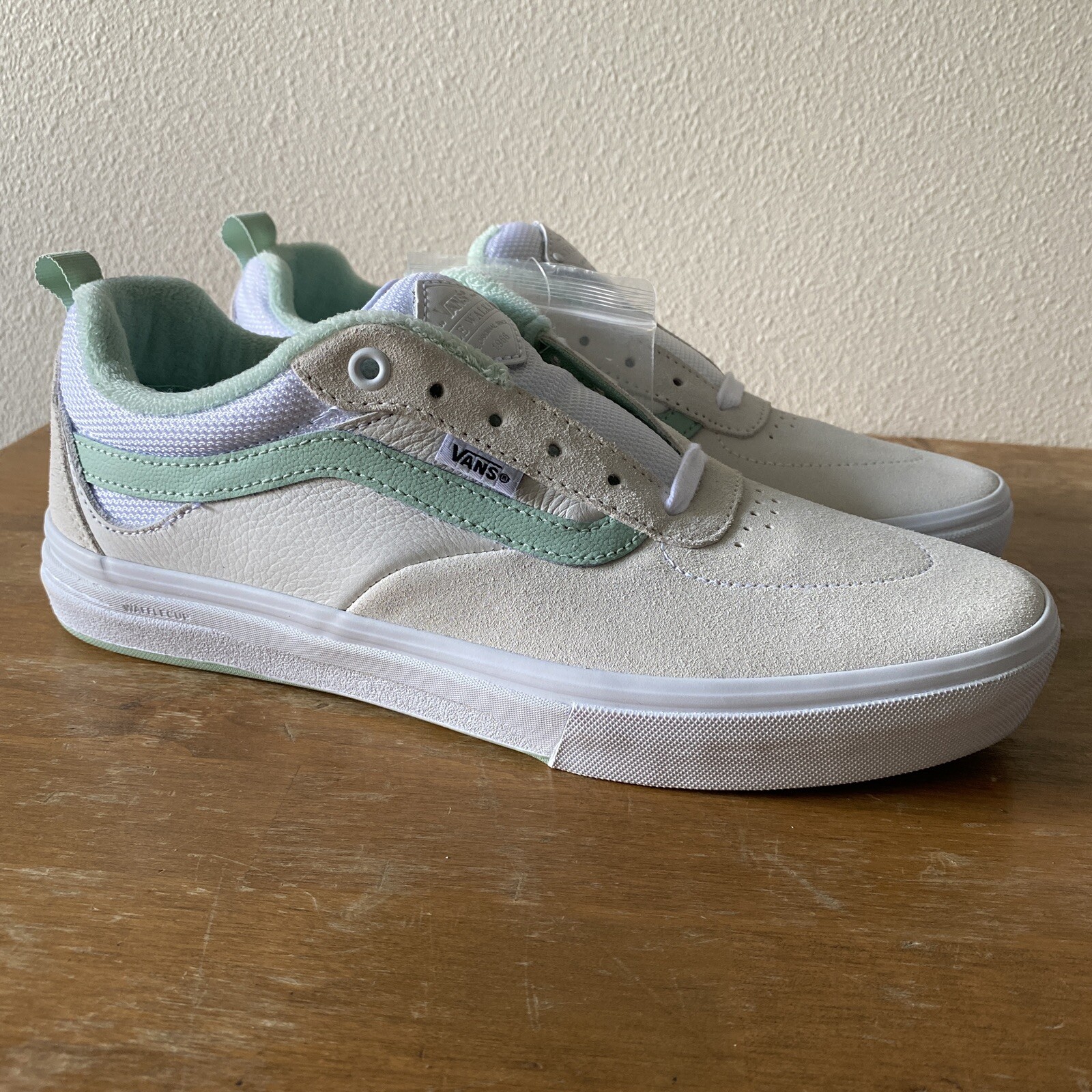 Picture 1 of 10