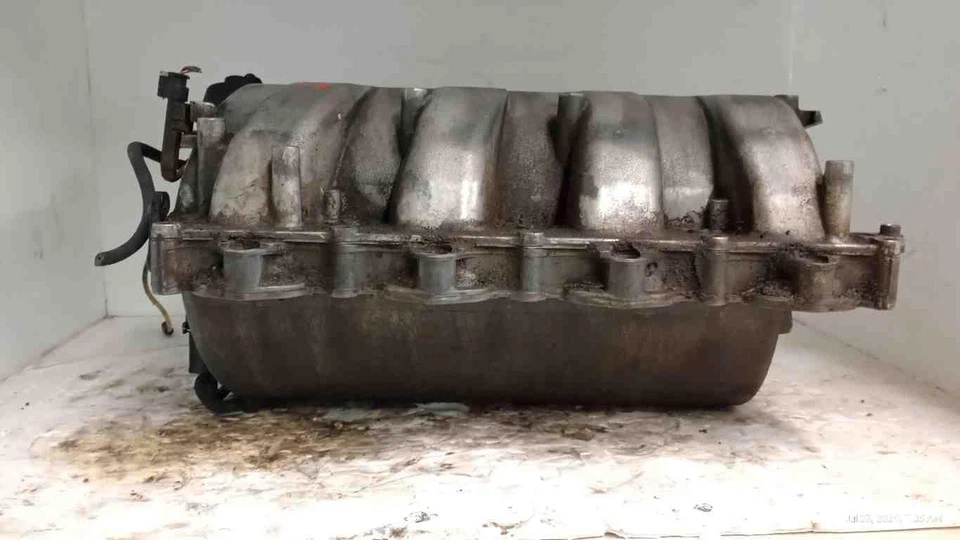 2007-2011 mercedes benz cls 550 intake manifold A2731400701 v8 5.5 oem - Image 2 of 4