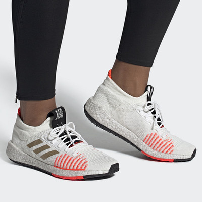 Adidas PulseBOOST HD Herren Größe 8,5 Laufschuhe Turnschuhe weiß