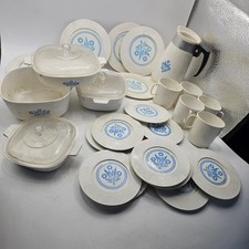 VINTAGE ALUMINUM SPECIALTY CORNING WARE BLUE CHILTON PLASTIC TOY DISHES SET