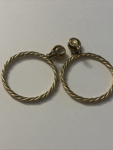 Monet Elegant vintage gold tone Clip Dangle Hoop clip on Earrings - Picture 16 of 24