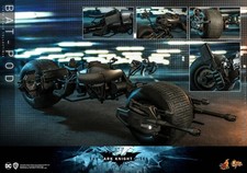 Hot Toys MMS591 Batman Batpod