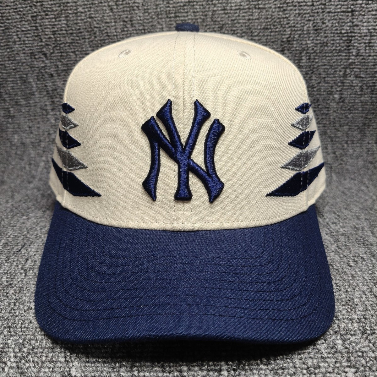 Mitchell & Ness New York Yankees MLB Snapback Hat Cream Navy Curved Brim