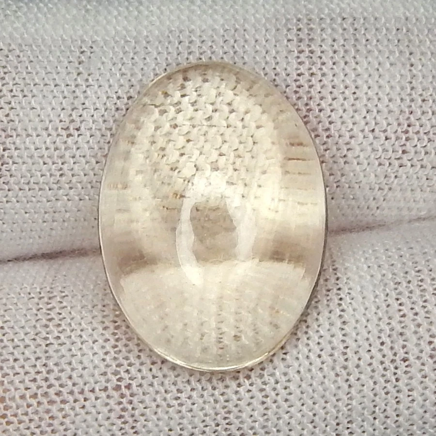 Cabina ovalada fluorescente sin calefacción extraída tierra natural escapolita amarillo VVS de 15,4 quilates Foto 3 de 4