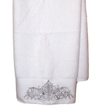 NEW MODERN ARTISTRY WHITE 100% COTTON GRAY EMBROIDERED BATH TOWEL 28"x52"