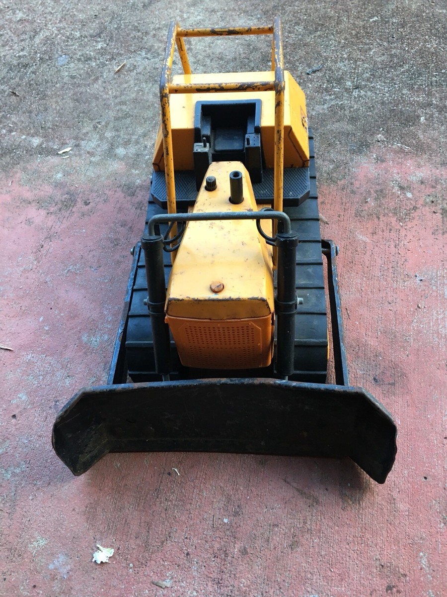 1974-1975 Mighty Tonka T9 Dozer . Pressed Steel . 17