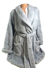 VICTORIA'S SECRET WOMEN COZY PLUSH LIGHT GRAY SHORT ROBE SUPER SOFT M/L NWT