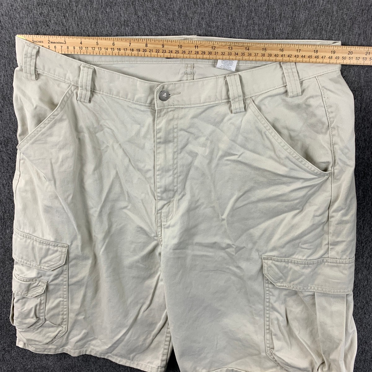 VTG Levis Silvertab Cargo Shorts Mens 38x11 Cream Baggy Y2K VTG Levis Silvertab Cargo Shorts Mens 38x11 Cream Baggy Y2K