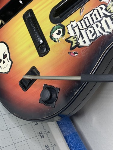 Nintendo Wii Guitar Hero Sunburst Wireless Controller RedOctane 95455.805 Works - Picture 8 of 13
