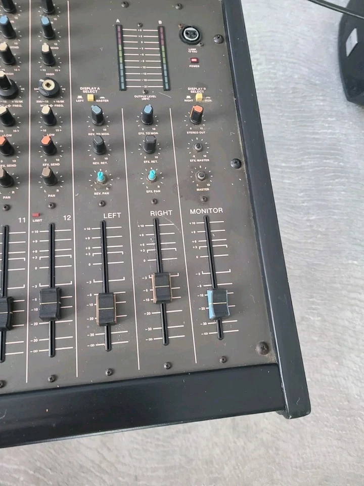 Peavey MD-II B 12x2 Mixer Stereo Mixing Console, AS IS For Parts Or Repair Only  - Image 4 of 4