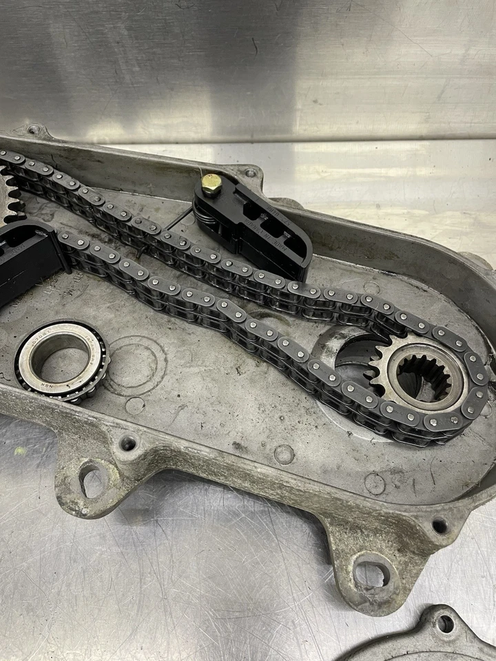 84-88 Skidoo Safari 377 OEM Estuche de cadena Cubierta de oruga Cadena Engranaje Conjunto de caja de cadena Foto 4 de 4