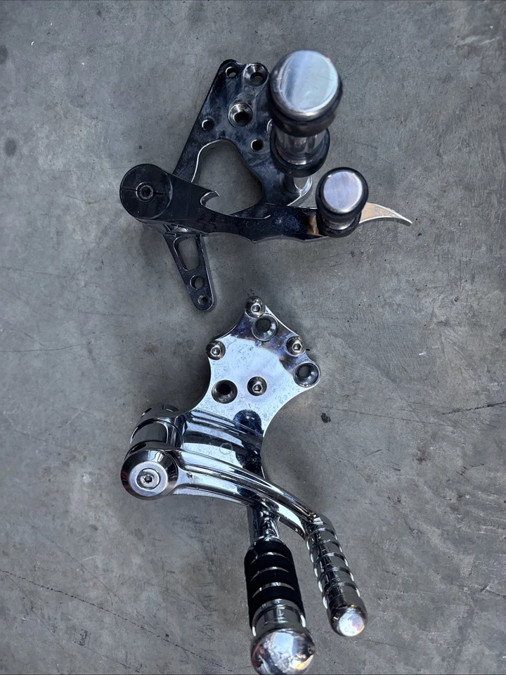 Kit de controles delanteros Billet para Harley-Davidson Softail 1984-1999 / 2000-2017 Foto 3 de 3