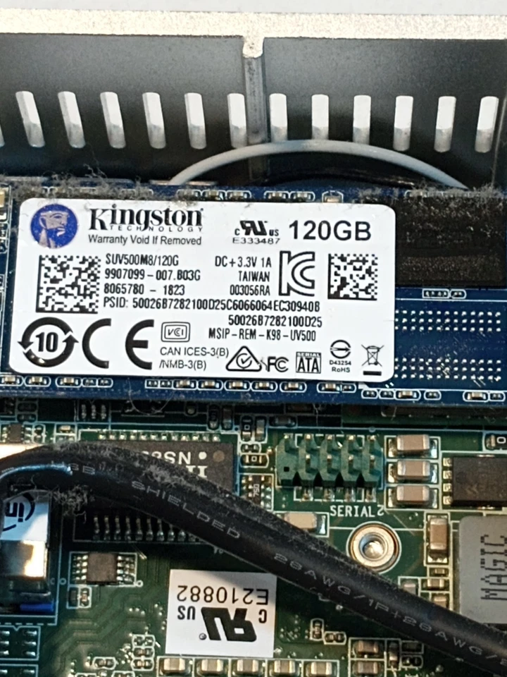 Mini PC Intel NUC 120 GB SSD 4 GB RAM Foto 4 de 4