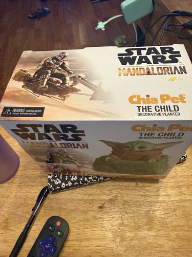 Star Wars Grogu The Child In Mando's Satchel Chia Pet The Mandalorian Disney NEW - Picture 2 of 4