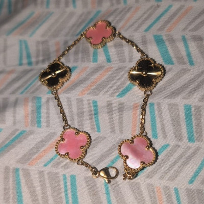 Gold Tone Clover Dangle Charm Cable Chain Bracelet Pink Enamel Adjustable