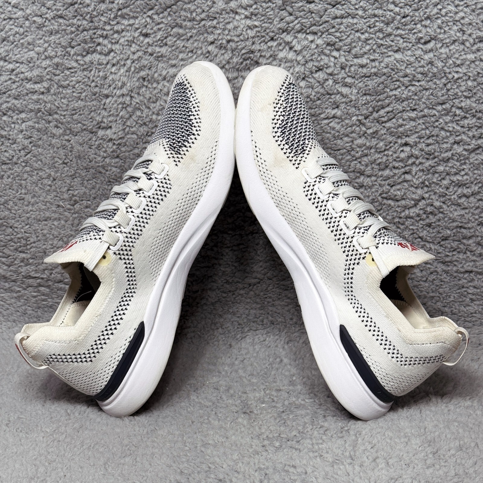 APL Techloom Breeze Womens Size 9 Running Shoes Sneakers Ivory Black