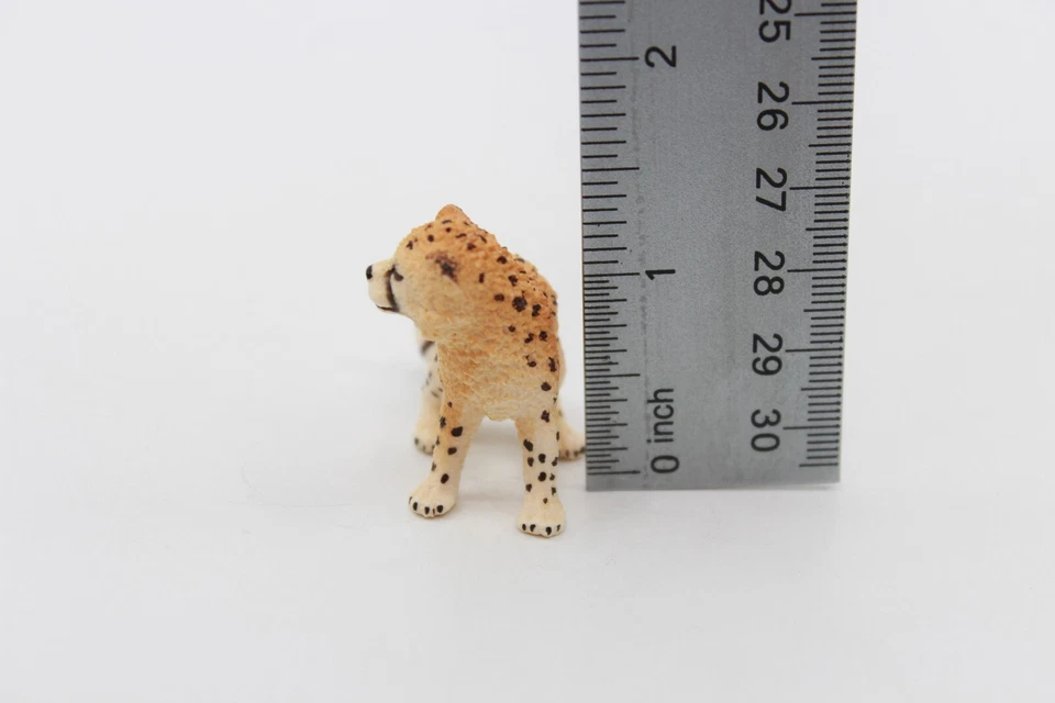 Boneco animal CHEETAH BABY CUB 1,5" - Schleich vida selvagem - Imagem 2 de 4