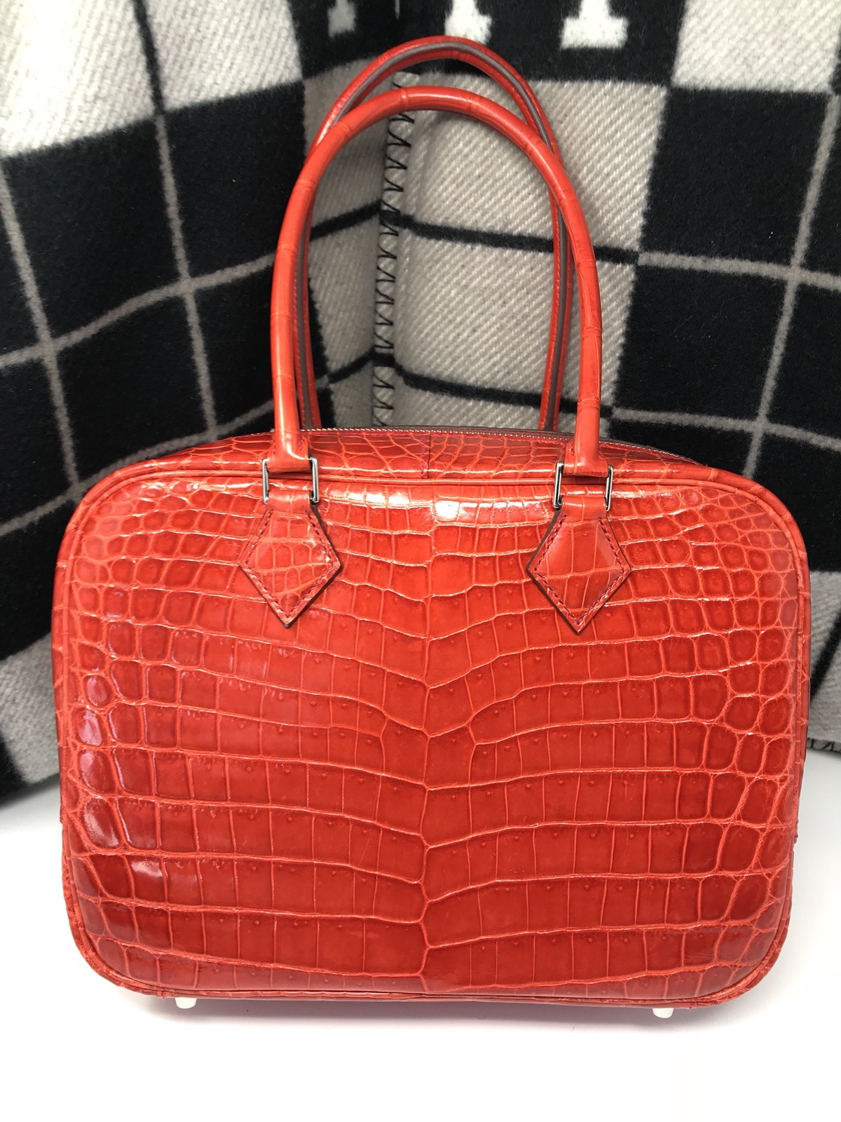 Pre-owned 100 percent Authentic Hermes Plume 28 D5 Geranium Crocodile Year Stamp P