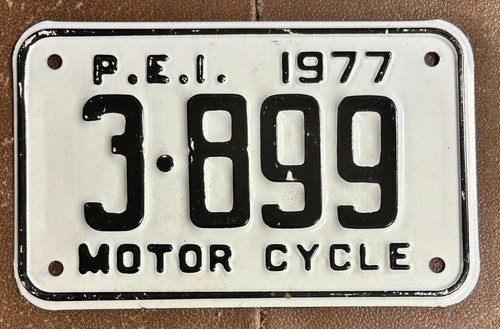 Prince Edward Island 1977 MOTORCYCLE License Plate # 3-899 - 第 1/1 張圖片
