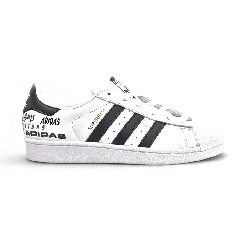 Superstar blanches top