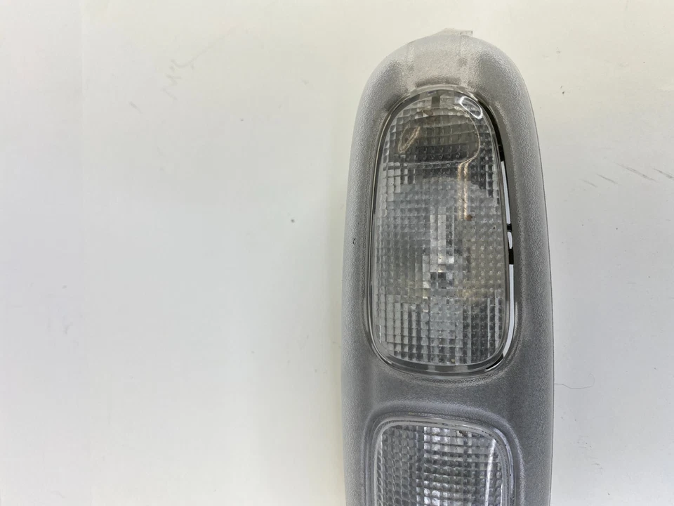 GMC Envoy XL 2002-2004 puerta trasera techo superior cortesía domo luz lámpara 15007227 Foto 4 de 4