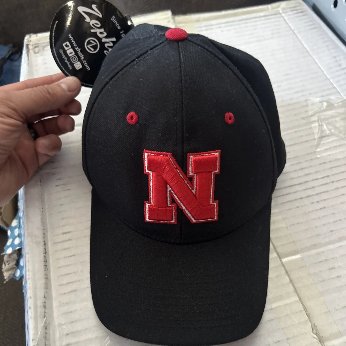 Zephyr Cappello Snapback NCAA - Harvest Curvature, Licenza Ufficiale - Ricamo 3D, Visiera Semi-Curva, Taglia Unica, Colori Squadra - 2