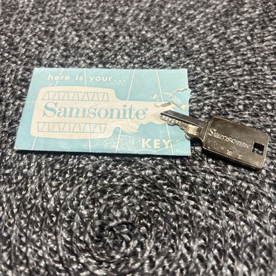 VINTAGE SAMSONITE LUGGAGE / SUITCASE 1970s KEY