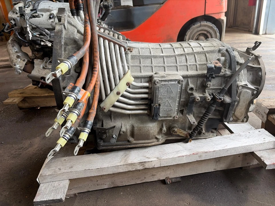 Used Automatic Transmission Assembly fits: 2010 Gmc Yukon AT 4x4 w/hybrid option Foto 3 de 4