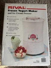 Vintage Rival Ice Cream Frozen Yogurt Maker Model 8200 White 2 Quart w Box