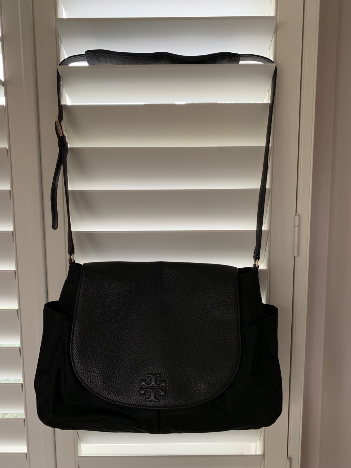 tory burch thea messenger