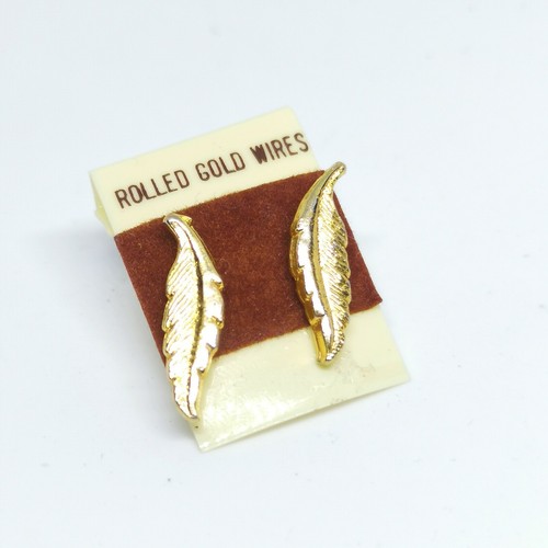 Vintage Leaf Earrings. Rolled gold bohemian on original sales card. Dainty retro - Picture 7 of 7