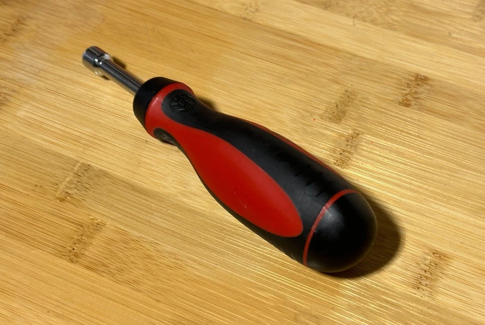 New Mac Tools Nut Driver Heavy Duty - METRIC-Size 7mm-Red/Black Hand Tools - Image 2 of 3