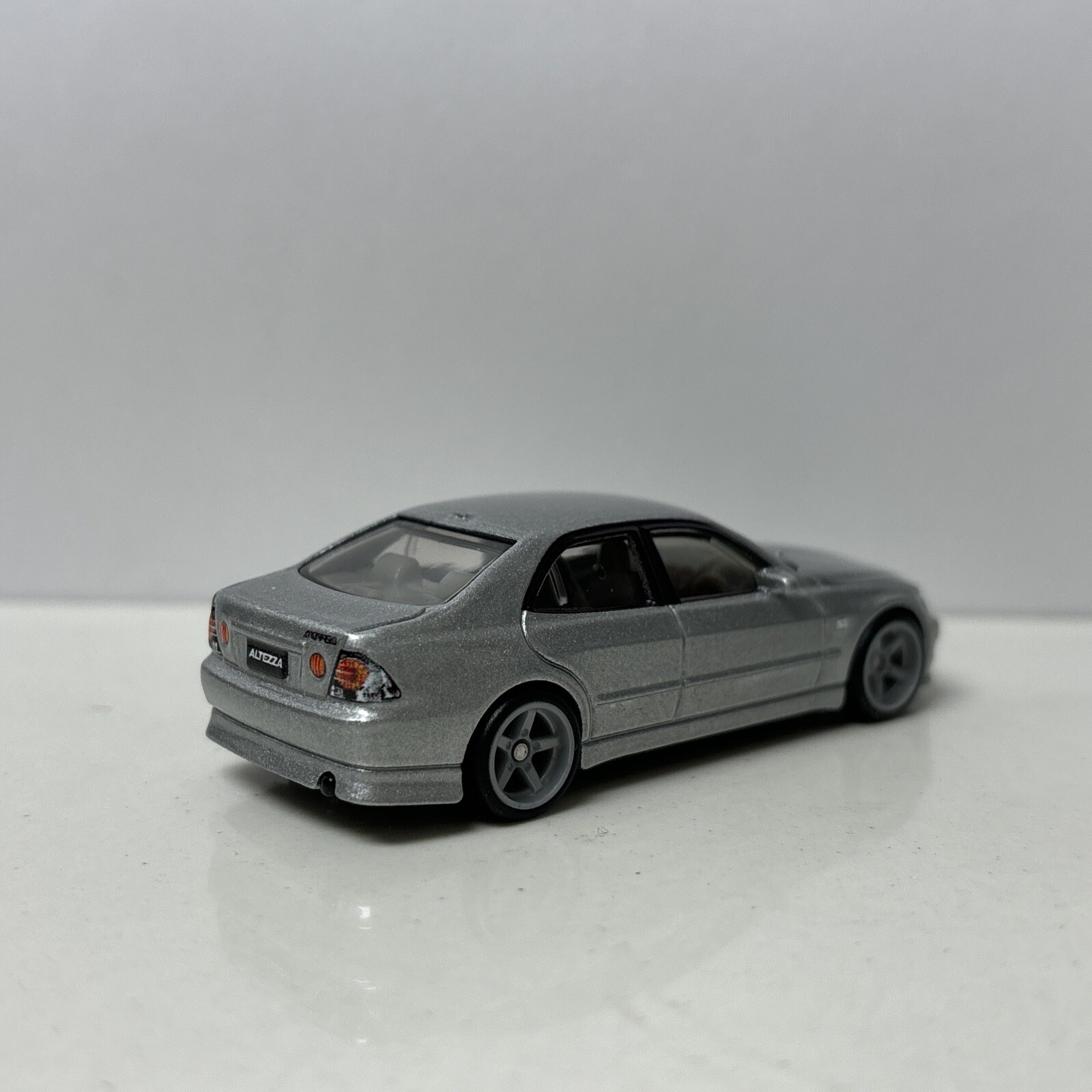 Picture 2 of 4