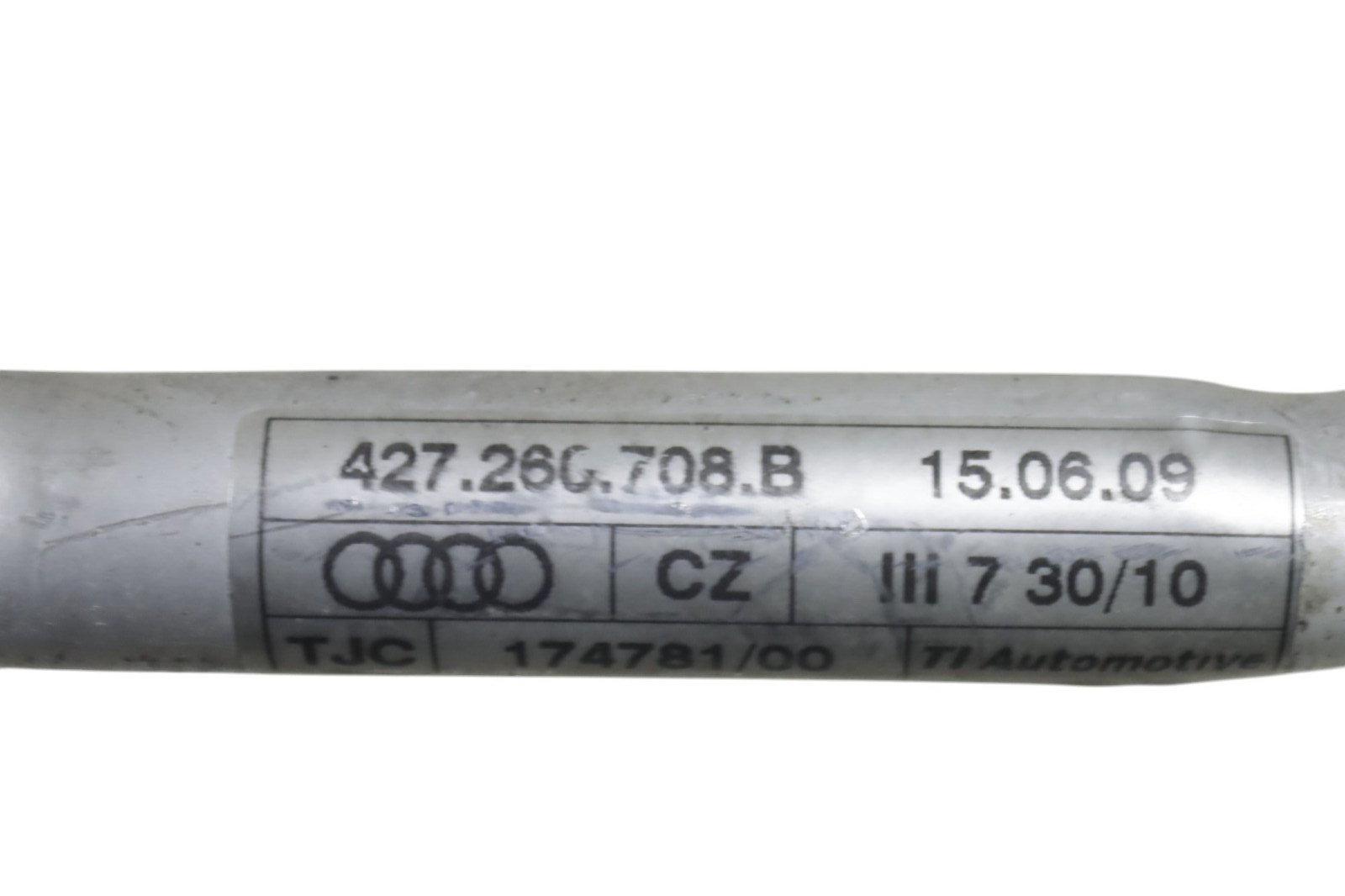 Audi R8 Spyder A/C Air Conditioning Refrigerant Hose Pipe Line 2011 2012 OEM