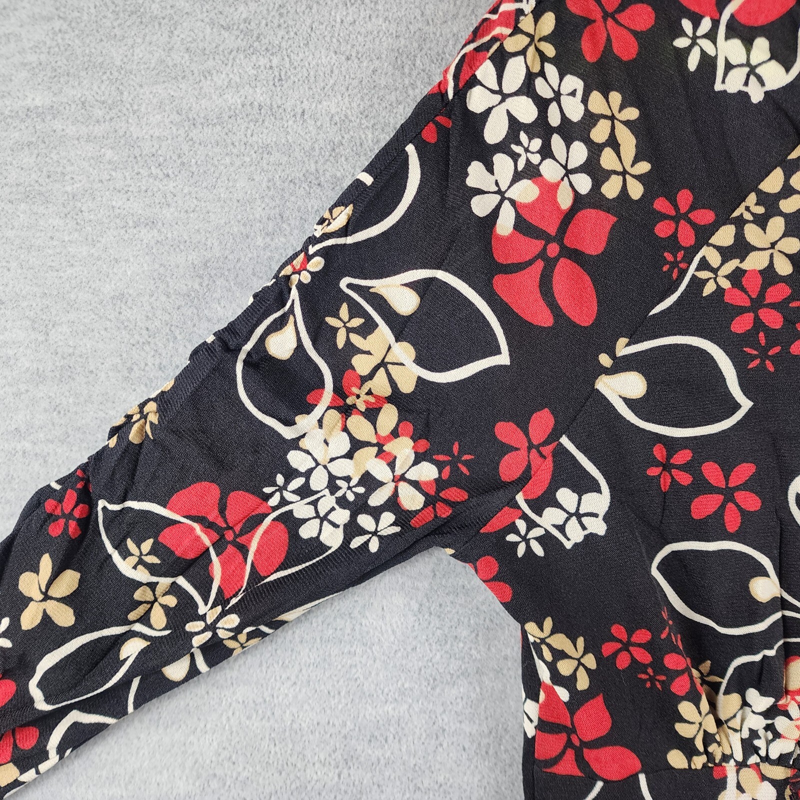 Style & Co Woman Cross Over Neck Y2K Stretch Blouse S Black Red Floral Ruched