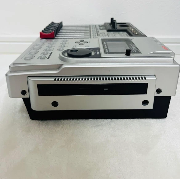 Fostex VF-80EX Digital Multi-Track Recorder 8 Tracks, Powered verygood condition - Image 3 of 4