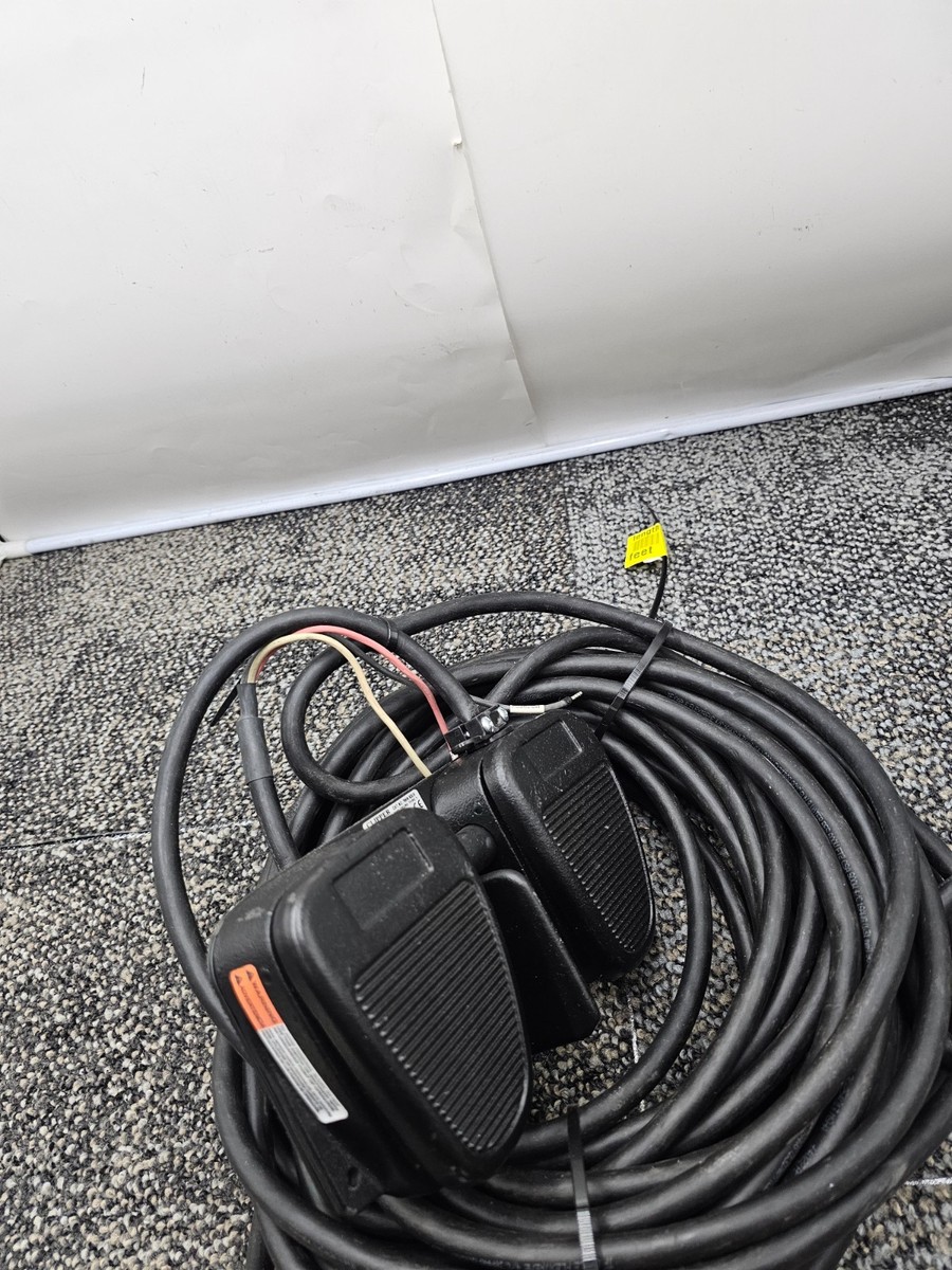 CLIPPER TWIN 632-S Foot Switch 20A 1HP 125-250VAC With 35ft. Cable