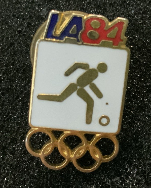 1984 LA Olympics Pin Summer Games Soccer Pictogram w Rings clutch back-white