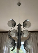 Lampadario Art Déco in metallo con bocce in vetro