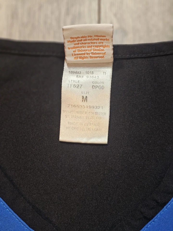 Despicable Me Go Bananas Large Minion Graphic Print Scrubs Top Women's Size Med - Image 4 of 4