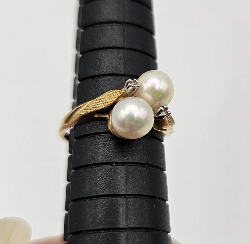 Anillo de diamantes y perlas de oro amarillo de 14 quilates. Talla 5 Foto 2 de 4