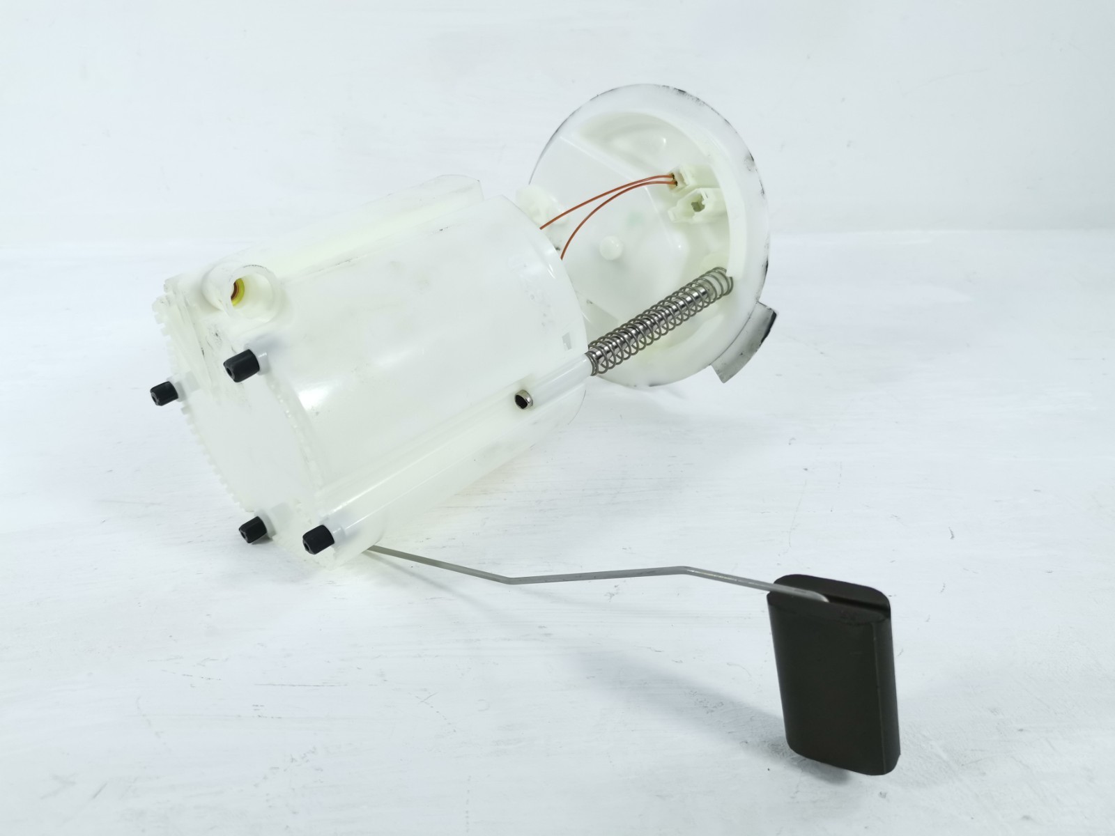 Maserati Levante 2017 AWD 3.0 Gas Fuel Tank Fuel Pump Sending Unit 670003733 OEM