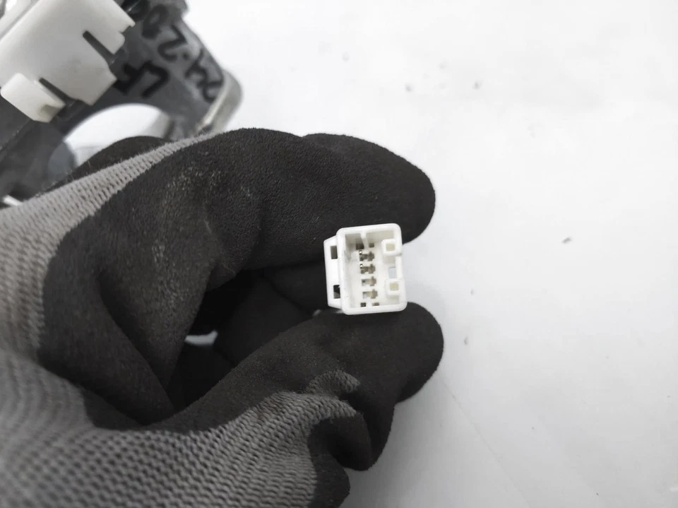 Cilindro de bloqueo de encendido de transmisión manual Subaru Impreza 2011-2014 con llave 57491Fg710 Foto 2 de 4