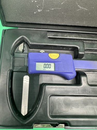 Interapid Brown & Sharpe Caliper Digital 200mm/8” With Box Blue/Yellow - Picture 2 of 10