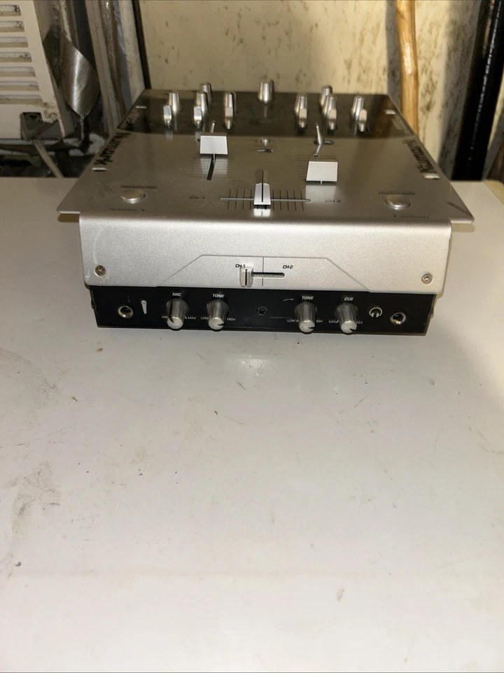 NUMARK ELECTRONICS DM-1002X (P08018508) Foto 2 de 3