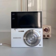 Samsung MV800 Compact 5x Optical Zoom Digital Camera with Touchscreen White 16MP