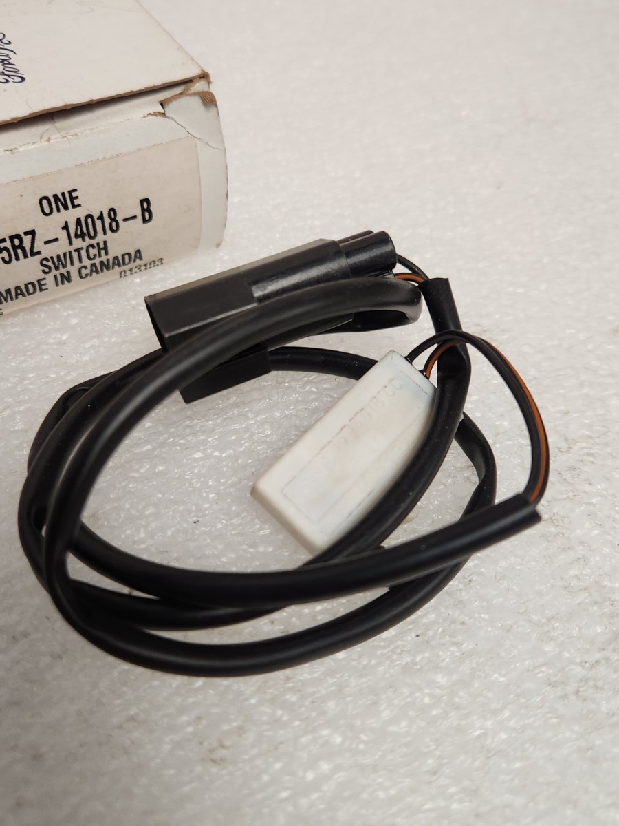 ルモントブーブレ1998 NEW OEM Ford Door Jamb Switch 1995-1998 Contour Mercury Mystique