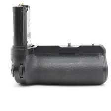 Nikon MB-N11 Power Battery Pack with Vertical Grip Z6II Z7II 114