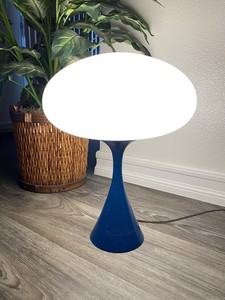 laurel lamp mushroom